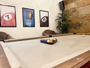 Main entry-level POOL TABLE 
