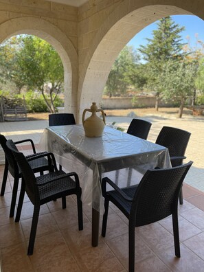 Outdoor dining