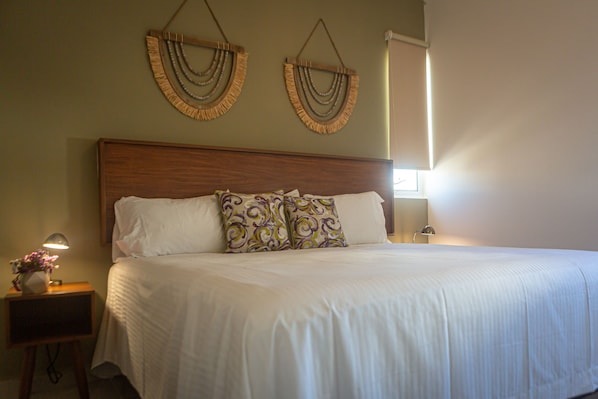 Super comfortable king size bed and soft linens.