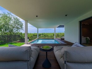Bâtiment, Propriété, Meubles, Plante, Table, Canapé, Ombre, Confort, Design Intérieur, Fenêtre