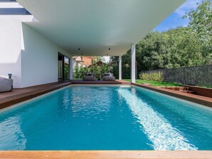 L'Eau, Propriété, Piscine, Plante, Bleu Azur, Ombre, Arbre, Herbe, Loisir, Composite