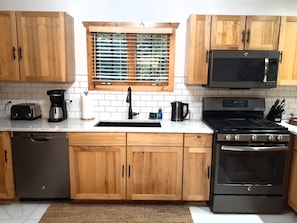 In the kitchen you will find plenty of space for preparing your favorite meals 