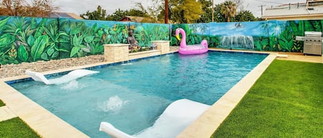 Hang out in this Heated Swimming pool & enjoy cold AZ winters :)