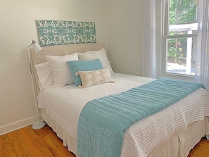 Queen bedroom