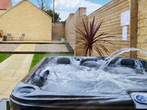 Relaxing private hot tub  | Aysgarth Lodge, Seamer, near Scarborough