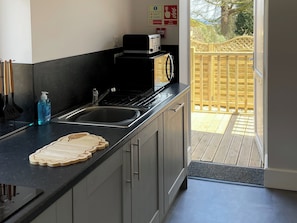 Kitchen | The Old Kitchen - The Old School House Accommodation, Burwarton, near Bridgnorth