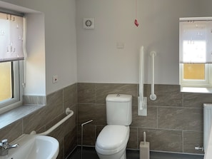 Shower room | The Old Kitchen - The Old School House Accommodation, Burwarton, near Bridgnorth