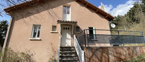 Terrasse plein sud donnant sur le jardin