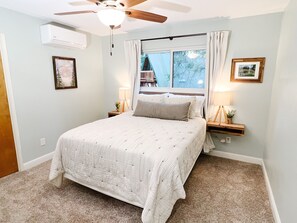 The Lake Room - Queen bed, relaxing blue walls with a lovely lake theme