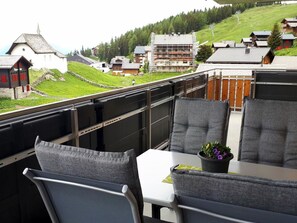 Property, Building, Couch, Table, Plant, Green, Architecture, Outdoor Furniture, Grass, Urban Design
