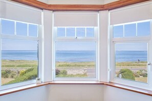 The Puffins Nest, Seahouses - Host & Stay