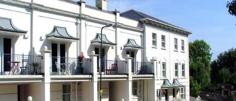 A modern mews house, close to Meadfoot Beach