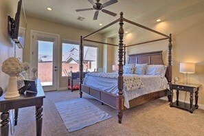 Master Bedroom/ King Bed