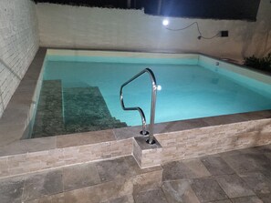 Piscina privada para los huéspedes 