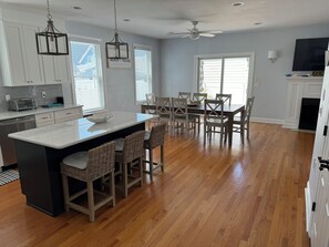 Kitchen & Dining Room