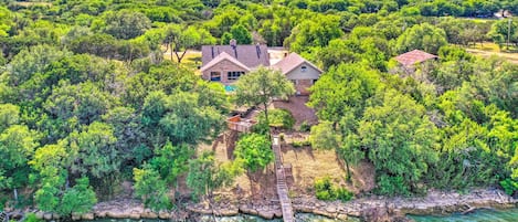 Palo Pinto Vacation Rental | 3BR | 2BA | 1,700 Sq Ft | 1 Step to Enter