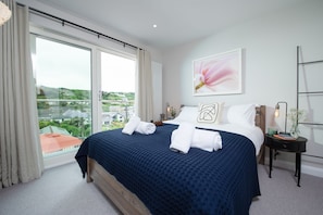 Tralee, Portreath. First floor: Boasting three sumptuous bedrooms