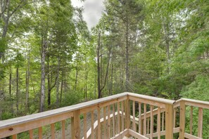 Deck | Pet Friendly