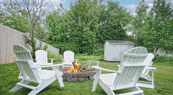 Wood Fire Pit| WOOD NOT PROVIDED