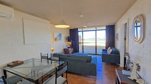 Riverview Apartment 3 - Kalbarri Accommodation Service - Dining lounge river views