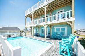 Exterior - Oceanfront / Pool Deck