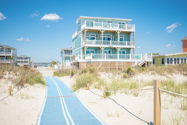 Public Beach Access / Exterior - Oceanfront