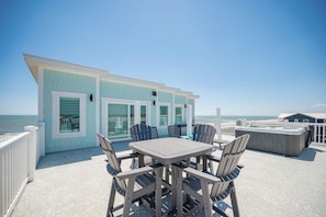 Exterior - Top Roof Deck / Hot Tub with Speculator View