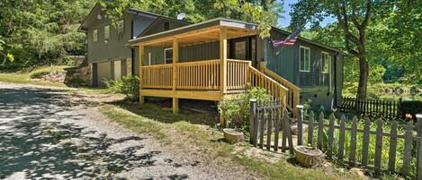 Franklin Vacation Rental | 3BR | 2.5BA | Stairs Required | 1,940 Sq Ft