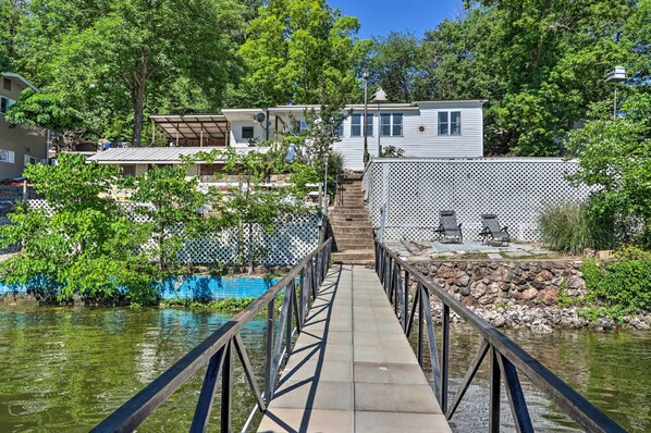 Lake Ozark Vacation Rental | 3BR | 2BA | 1,400 Sq Ft | Steps to Enter