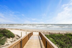 Private community entrance to the beach!