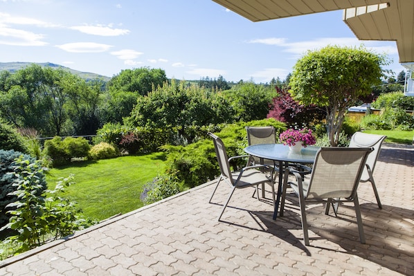            Patio garden