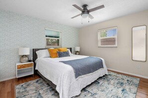 Step into elegance and warmth in our master bedroom. 🛏️✨ Relax in this welcoming retreat at the end of the day.