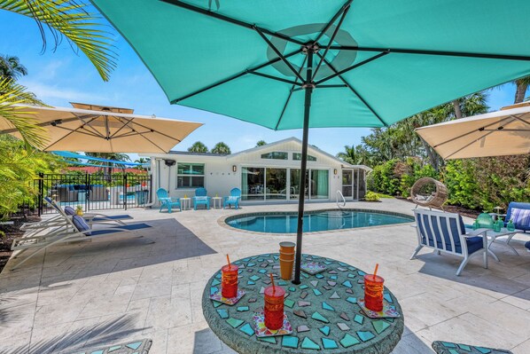 Enjoy your private pool in the Sarasota Sun ☀️
