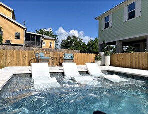 Tanning Ledge