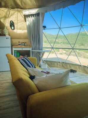 A romantic little nest overlooking the stars.