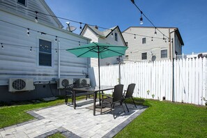 Shared Backyard | Pet Friendly w/ Fee