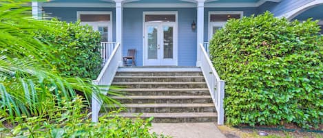 New Orleans Vacation Rental | 1BR | 1BA | Stairs Required for Access