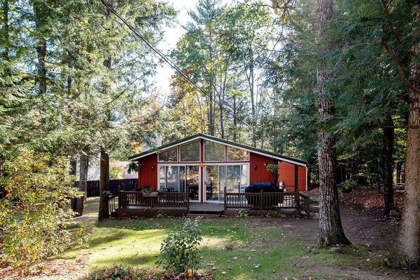 A cozy cottage in the heart of nature, The home offers the perfect confort.