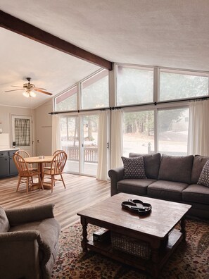 Cozy Living room: Warm, inviting, a great space to create memories with friends