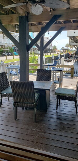 Lower-level deck
