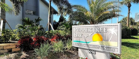 Peppertree Bay Entrance on Midnight Pass Road