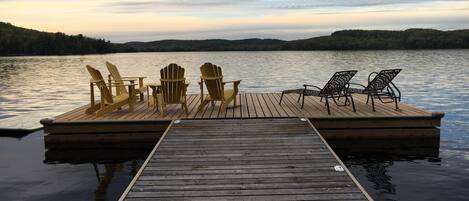 RELAX ON THE DOCK!