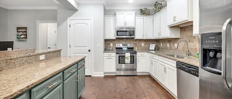 307 Reserve Lane - Kitchen