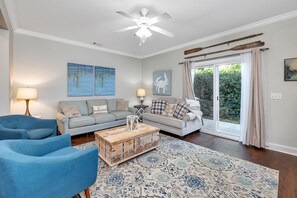 307 Reserve Lane - Living Space