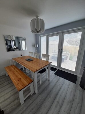 Dining table comfortable for 6 people