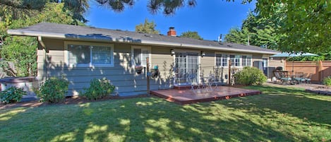 Eugene Vacation Rental | 3BR | 2BA | Step-Free Access | 1,344 Sq Ft