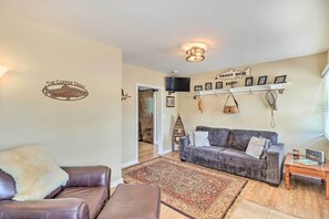 Living Room | Free WiFi | Smart TVs | Central A/C | Electric Heating