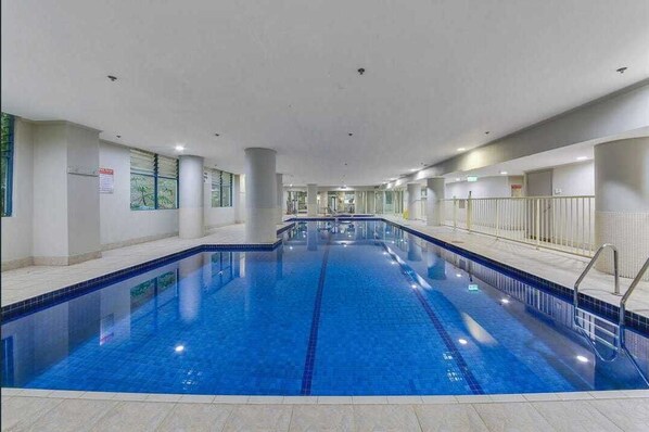 swimmimg pool