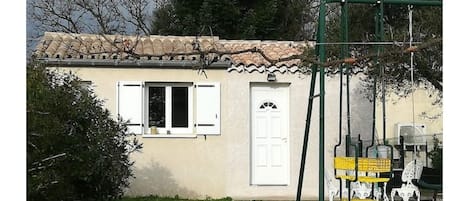 Petit logement indépendant et climatisé