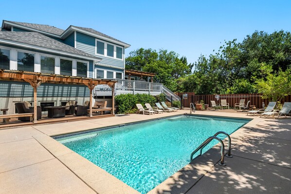 SH58: Blue Oasis | Back Exterior